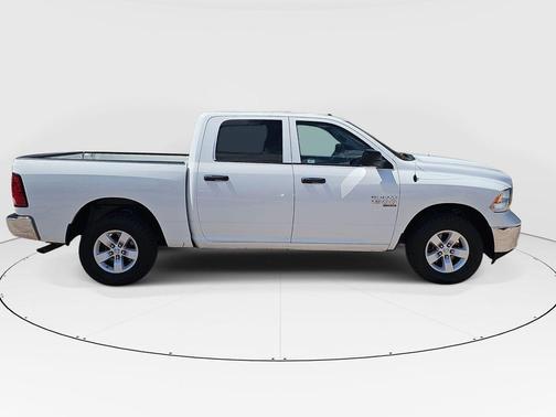 Bright White Clearcoat 2022 RAM 1500 Classic SLT