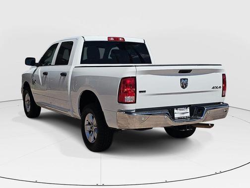 Bright White Clearcoat 2022 RAM 1500 Classic SLT