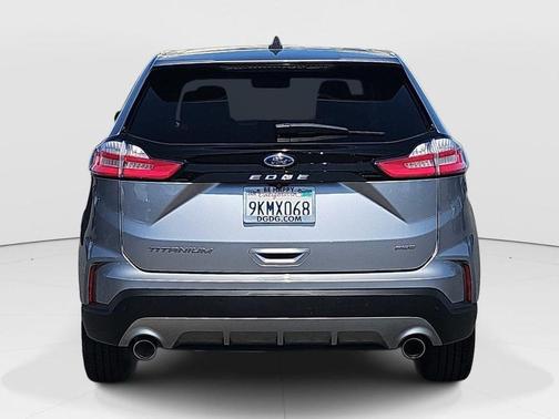 Silver Metallic 2022 Ford Edge Titanium