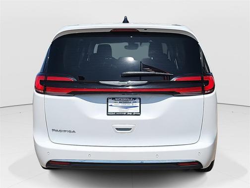 2023 Chrysler Pacifica Touring-L
