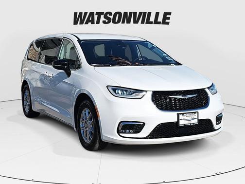 2024 Chrysler Pacifica Touring-L