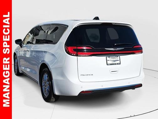2024 Chrysler Pacifica Touring-L