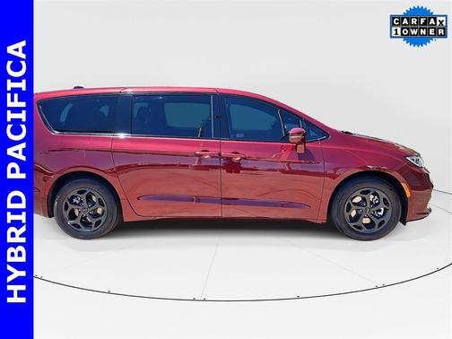 2022 Chrysler Pacifica Hybrid Limited