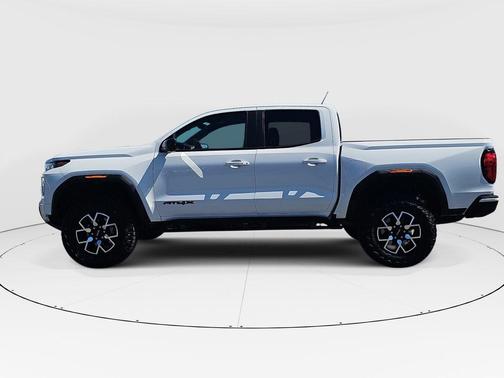 Summit White 2024 GMC Canyon AT4X