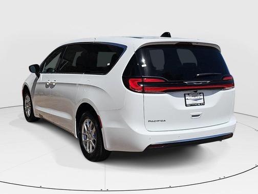PW7 2027 Chrysler Pacifica SELECT