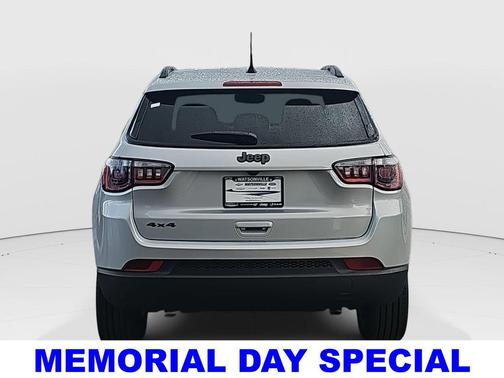 Silver Zynith 2026 Jeep Compass Latitude