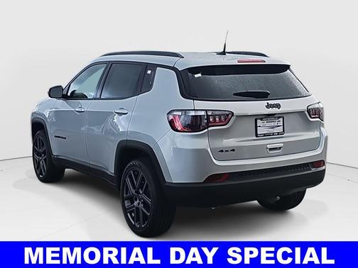 Silver Zynith 2026 Jeep Compass Latitude