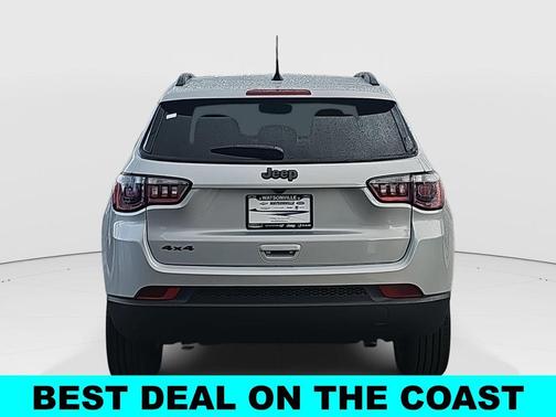 Silver Zynith 2026 Jeep Compass Latitude