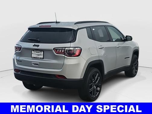 Silver Zynith 2026 Jeep Compass Latitude