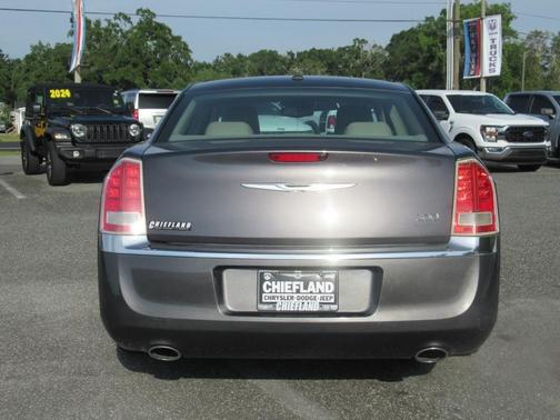 2014 Chrysler 300 Base