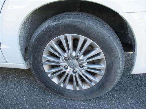 2016 Chrysler Town & Country Touring-L