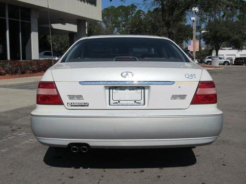 1999 INFINITI Q45 Touring