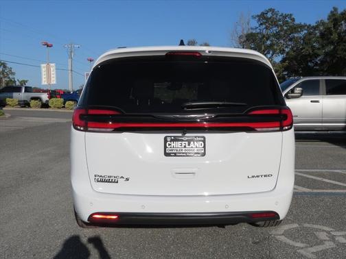 2026 Chrysler Pacifica Limited