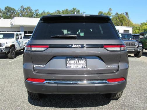 2025 Jeep Grand Cherokee Laredo X