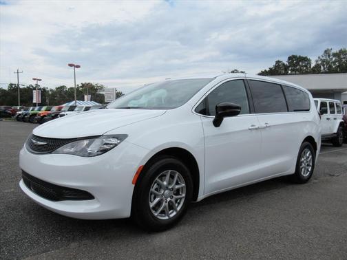 2026 Chrysler Voyager LX