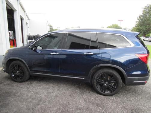 2021 Honda Pilot Touring 8-Passenger