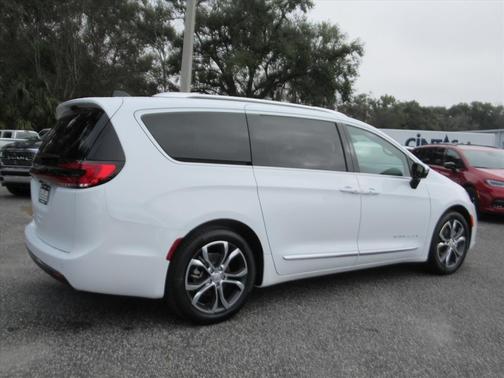2026 Chrysler Pacifica Pinnacle