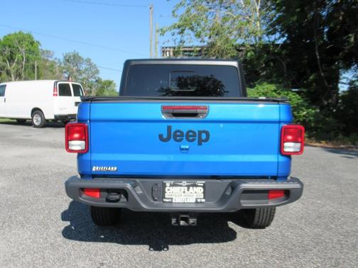2023 Jeep Gladiator Sport