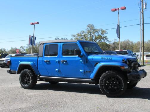 2022 Jeep Gladiator Sport