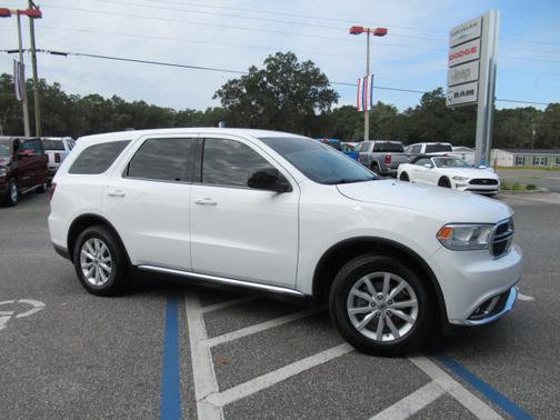Photo 2 of 30 of 2019 Dodge Durango SXT