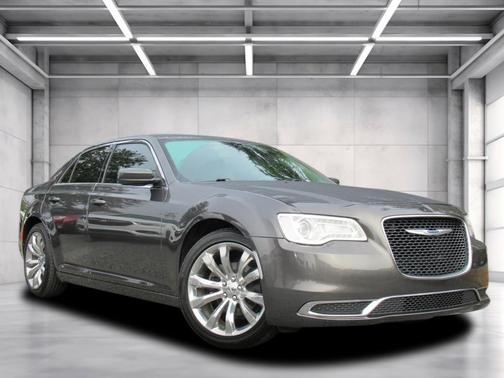 2019 Chrysler 300 Touring