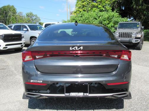 2022 Kia K5 EX