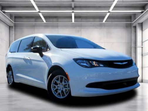 2026 Chrysler Voyager LX