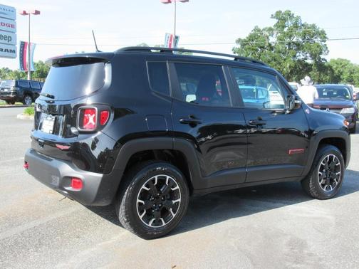 2023 Jeep Renegade Trailhawk