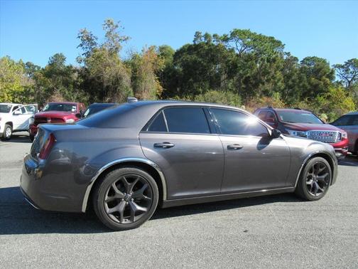 2022 Chrysler 300 Touring