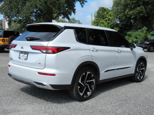2022 Mitsubishi Outlander SE