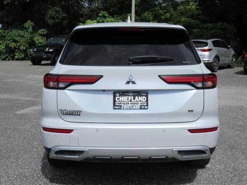 2022 Mitsubishi Outlander SE