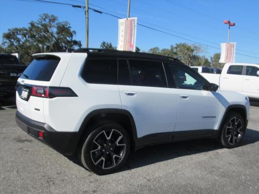 2026 Jeep Cherokee Overland