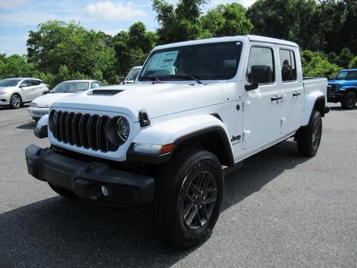 Bright White Clearcoat 2026 Jeep Gladiator Sport S