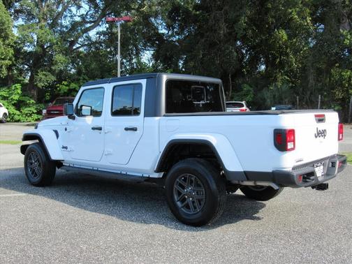 2024 Jeep Gladiator Sport