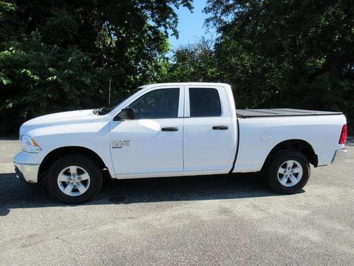 Bright White Clearcoat 2022 RAM 1500 Classic Tradesman
