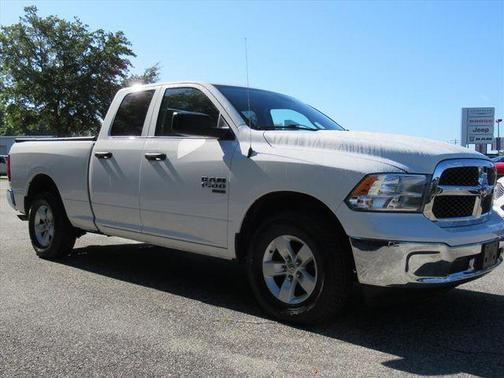 Bright White Clearcoat 2022 RAM 1500 Classic Tradesman
