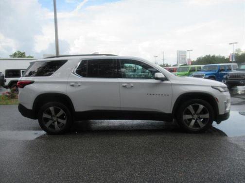 Summit White 2023 Chevrolet Traverse LT Leather