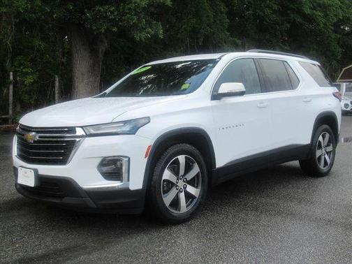Summit White 2023 Chevrolet Traverse LT Leather
