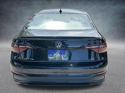 Deep Black Pearl Effect 2024 Volkswagen Jetta 1.5T SE
