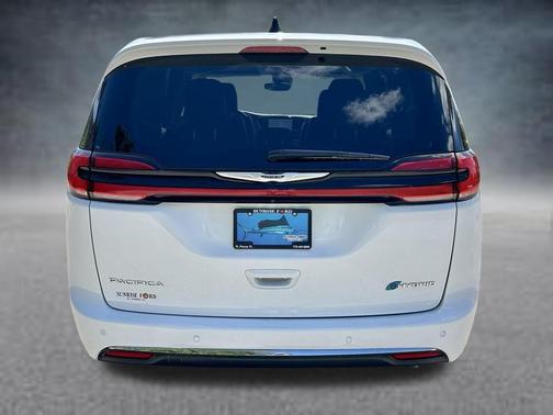 Bright White Clearcoat 2024 Chrysler Pacifica Hybrid Select