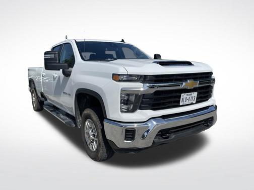 Summit White 2026 Chevrolet Silverado 2500 LT