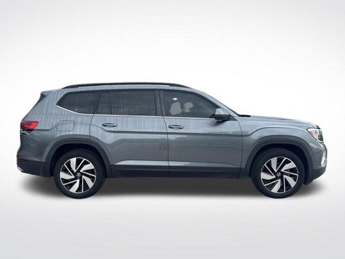Platinum Gray Metallic 2024 Volkswagen Atlas 2.0T SE w/Technology