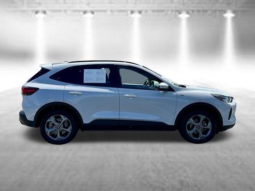 Silver Metallic 2025 Ford Escape ST-Line Select
