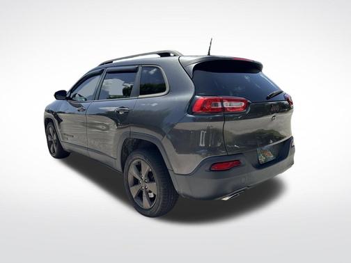Crystal Metallic 2016 Jeep Cherokee Latitude