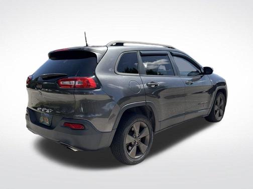 Granite Crystal Clearcoat Metallic 2016 Jeep Cherokee Latitude