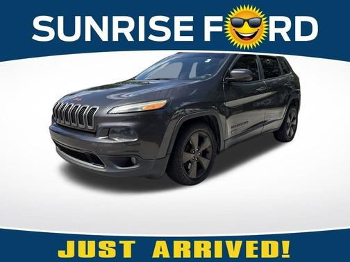 Crystal Metallic 2016 Jeep Cherokee Latitude