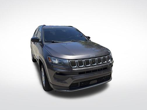 Granite Crystal Clearcoat Metallic 2023 Jeep Compass Latitude