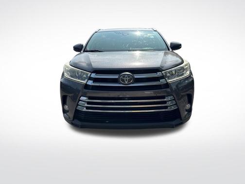 Predawn Gray Mica 2018 Toyota Highlander Limited Platinum