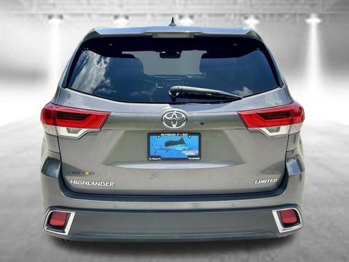 Predawn Gray Mica 2018 Toyota Highlander Limited Platinum