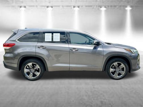 Predawn Gray Mica 2018 Toyota Highlander Limited Platinum